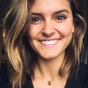 Meet your Posher, Olivia